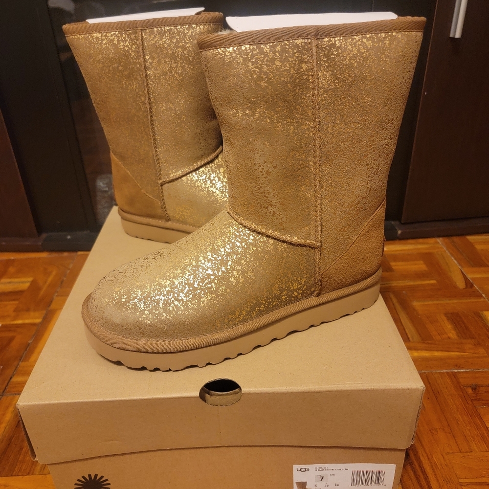 🥾 Uggs Classic Short II Foil Glam🥾